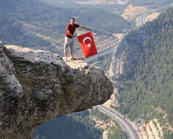 1650 metre uçurumun kenarında fotoğraf kuyruğu 3
