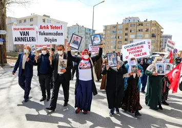 Hakkari'de acılı annelerden HDP ve PKK'ya tepki