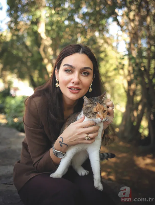 Kuş Uçuşu’nun Lale’si Birce Akalay değişimiyle şoke etti! Estetik harikası çıktı! Boneli pozlarıyla gündeme oturan Birce Akalay’ın estetiksiz hali 1