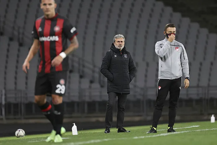 Son dakika: Medipol Başakşehir'de Aykut Kocaman'dan istifa kararı - 3