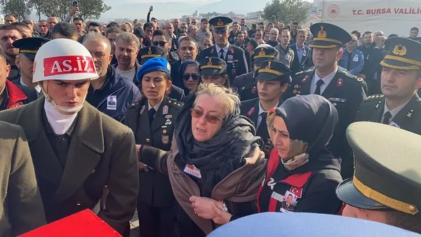 Pençe-Kilit şehidinin naaşı baba ocağında! Acılı ailenin sözleri yürek yaktı