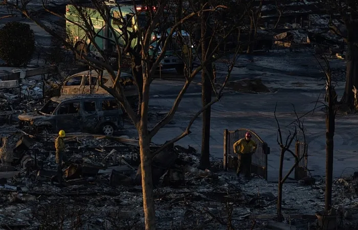 los-angelesta-yangin-7-gununde-olu-sayisi-16ya-yukseldi-fbi-halktan-yardim-istedi-1736662376474.jpg Foto: Reuters