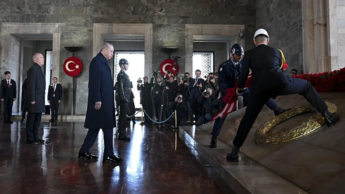 Mustafa Kemal Atatürk’ün vefatının 87. yıl dönümü: Başkan Erdoğan Anıtkabir Özel Defteri'ni imzaladı