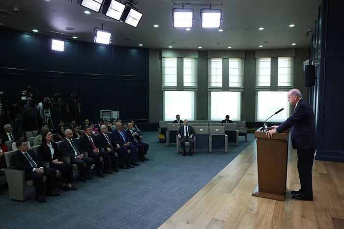 baskan-erdogandan-nato-liderler-zirvesi-icin-abd-cikarmasi-yolculuk-oncesi-natoya-net-mesaj-bu-toplulugun-bel-1720510336905.jpg Başkan Erdoğan'dan NATO Liderler Zirvesi için ABD çıkarması! Yolculuk öncesi NATO'ya net mesaj: Bu topluluğun bel kemiği olan ülkelerden biriyiz