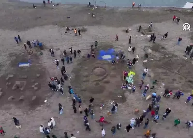 Kumdan kaleler yarıştı