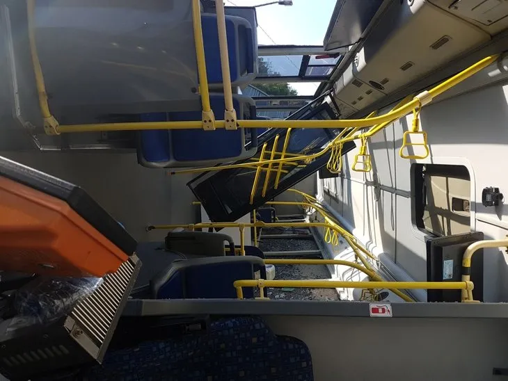 Sarıyer’de halk otobüsü devrildi