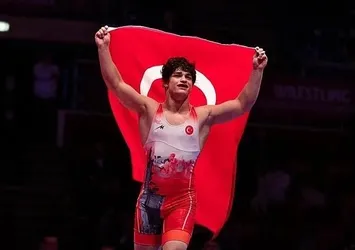 Güreşte Avrupa Şampiyonu olan Alperen Berber'den bozkurt selamı! Merih Demiral'a selam çaktı