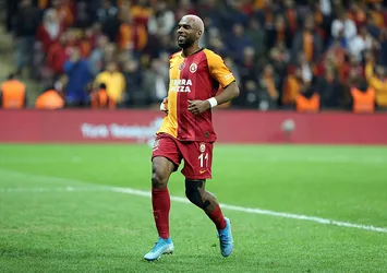 Galatasaray'a kötü haber! Ryan Babel elde kaldı