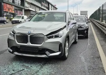 Beylikdüzü'nde kaza! 3 kişi yaralandı