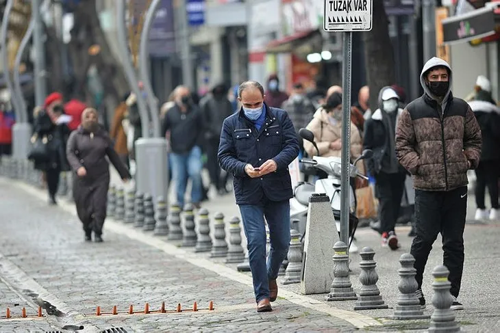 Toplu taşımada maske kalktı mı? Hastanelerde maske zorunlu mu? Otobüste, metroda, vapurda maske yasağı kalktı mı?