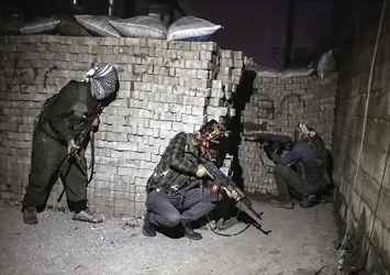 Siirt'te muhtarların aracına terör saldırısı!