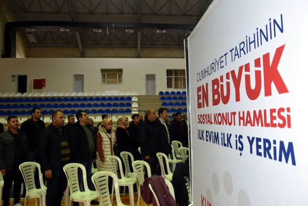 toki-kura-cekimi-icin-yeni-takvim-belli-oldu-kilis-bingol-erzurum-erzincan-tunceli-elazig-adiyaman-malatya-diy-1668667062529.jpg TOKİ kura çekimi için yeni takvim belli oldu! Kilis, Bingöl, Erzurum, Erzincan, Tunceli, Elazığ, Adıyaman, Malatya, Diyarbakır kura çekimi ne zaman? - 1