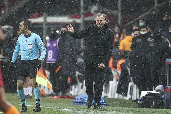 Trabzonspor Teknik Direktörü Abdullah Avcı’dan Galatasaray galibiyeti yorumu