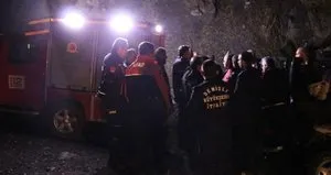 Düşen uçağın enkazına ulaşılamadı