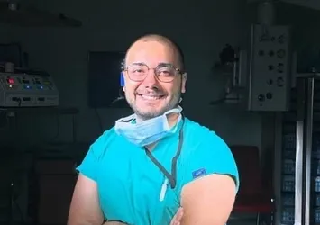 Doktoru bıçakladı ifadesi şaşkınlık yarattı: Bana yapay zeka yerleştirdi