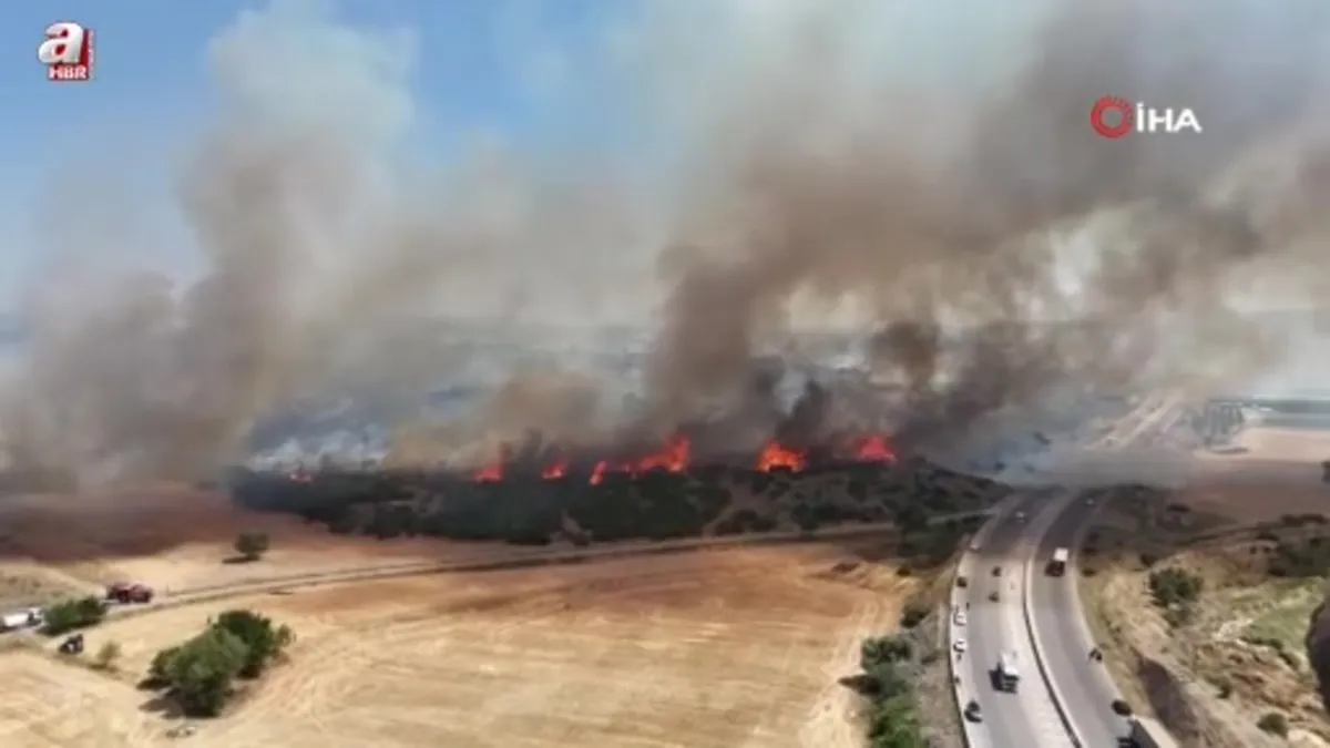 Ezine'de çıkan orman yangını dron ile görüntülendi