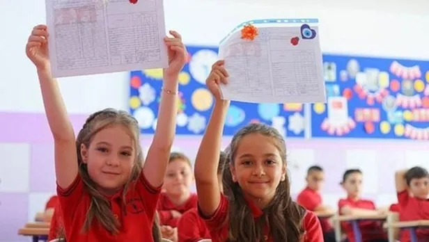 İlkokul, ortaokul, lise karneleri ne zaman, saat kaçta verilecek? Karne töreni saat kaçta yapılır?