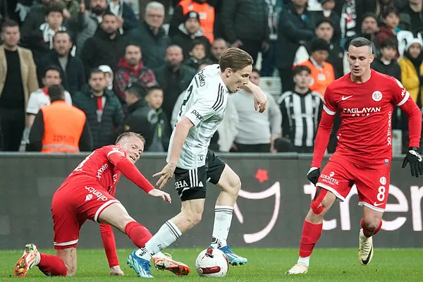 canli-besiktas-antalyaspor-canli-anlatim-besiktas-antalyaspor-maci-ilk-11leri-1710615389281.jpg Kartal yuvasında yara aldı! Beşiktaş 1-2 Antalyaspor (MAÇ SONUCU) - 2