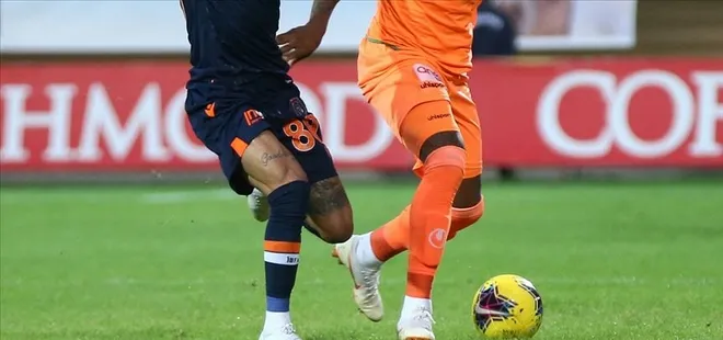 Başakşehir zirve yarışında Alanyaspor’u 2-0 yendi