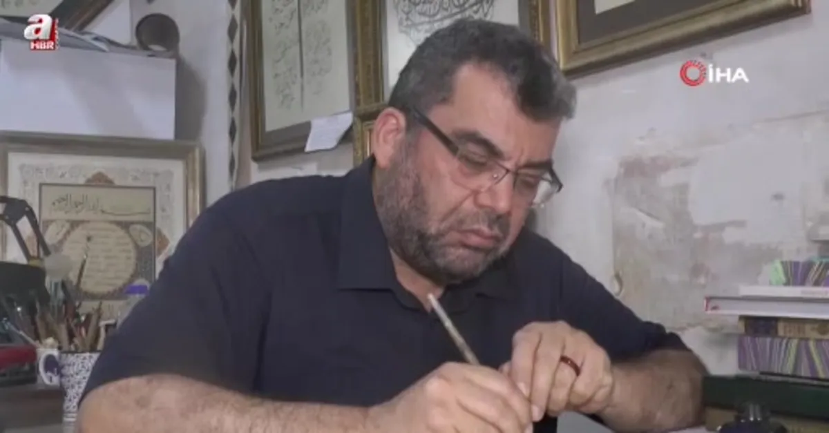 40 yıldır eserlerini aşkla nakşediyor