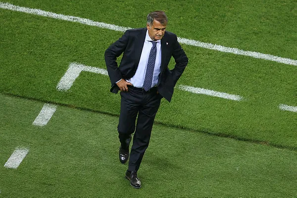 senol-gunesten-euro-2020-hezimetiyle-ilgili-ilk-yorum-bu-turna-bizim-icin-iyi-gecmedi-1624215018437.jpg Şenol Güneş'ten EURO 2020 hezimetiyle ilgili çarpıcı sözler: Oyuncuların kendini göstermesi gerekiyordu - 4