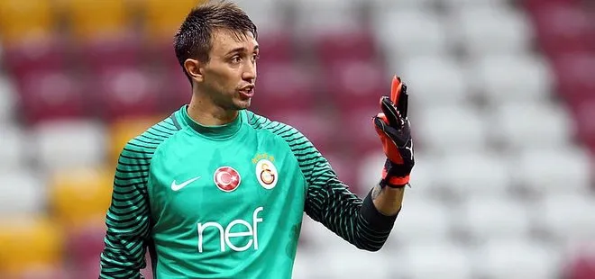 Galatasaray’da kaleci Muslera’ya özel izin