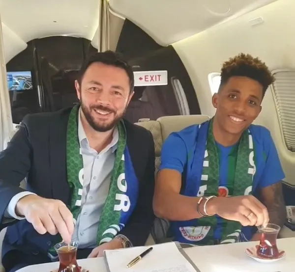 besiktas-gedson-fernandesi-resmen-acikladi-transfer-kapa-bildirildi-1643813429859.jpg Beşiktaş Gedson Fernandes'i resmen açıkladı! Transfer KAP'a bildirildi - 3