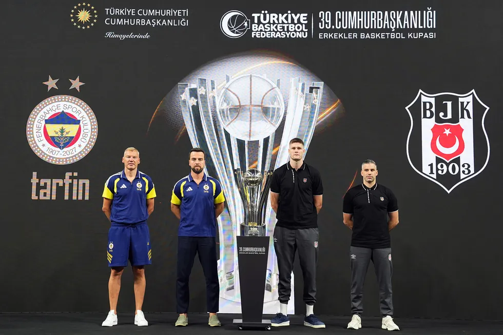 1790090234485.jpg Cumhurbaşkanlığı Kupası'nda dev derbi: Fenerbahçe ve Beşiktaş karşı karşıya - 2