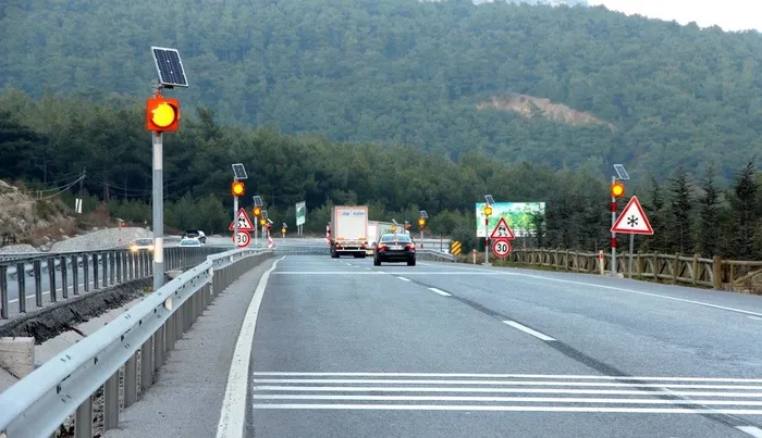 1712647426383.jpeg 81 ile akıllı yollar geliyor! Bakan Abdulkadir Uraloğlu duyurdu: Kaza riski en aza inecek - 6