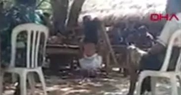 Kızlarıyla aynı evde kalan sevgilisine öyle bir şey yaptılar ki... Hastanelik oldu