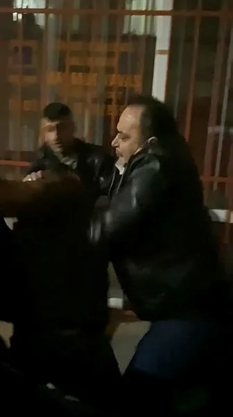 İstanbul’da tacizci tekme-tokat dövüldü! O anlar kameraya yansıdı - 2