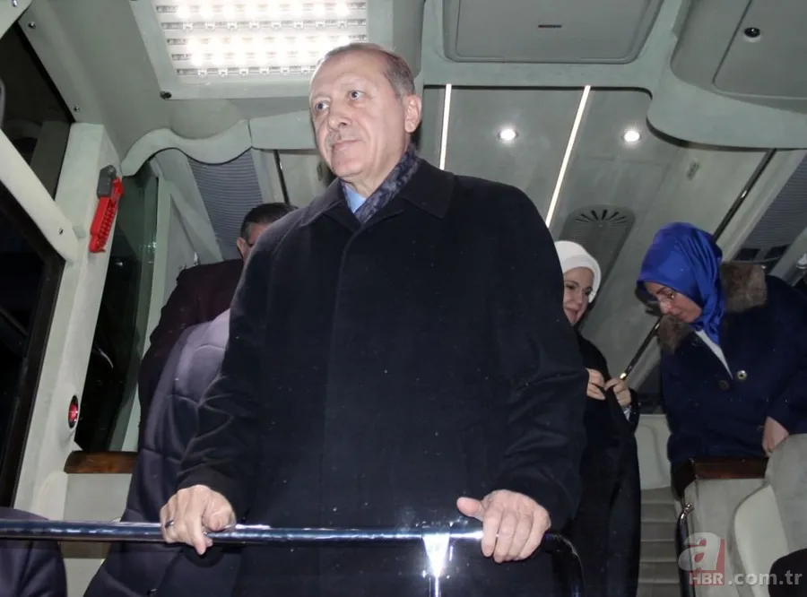Cumhurbaşkanı Erdoğan pankart açan genç kızın evini ziyaret etti 5
