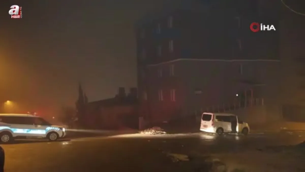 Kahramanmaraş'ta istinat duvarı çöktü binadakiler tahliye edildi