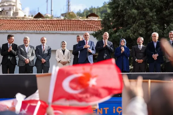 turgut-altinoktan-genclere-mujde-15-nisanda-1709570710334.jpg Turgut Altınok'tan gençlere ve kadınlara yeni müjde! Mansur Yavaş'a milliyetçilik ayarı: Bunca insanımızın katiline 'Apo Bey' diyor... - 5