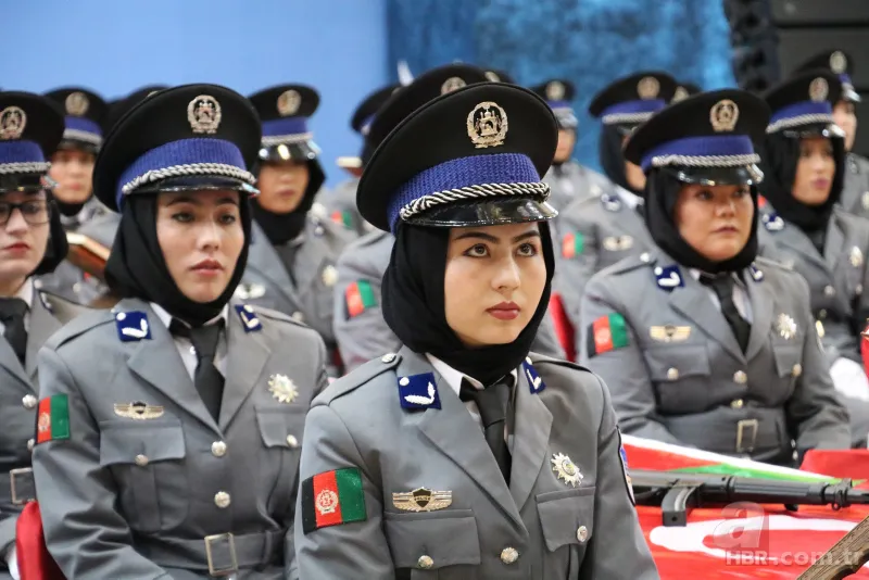 Afgan polisler Sivas'ta Kur'an'a el basıp mezun oldu 6