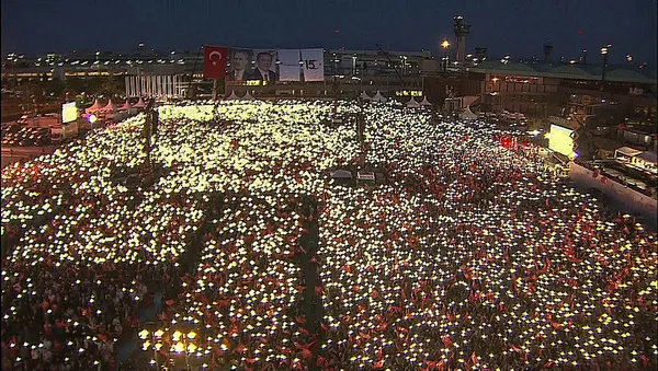 Son dakika: Başkan Erdoğan: Ruhlarını iblise satanlar Türkiye’yi ele geçiremeyecekler!