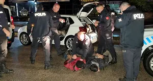 Dur ihtarına uymayan sürücü kıskıvrak yakalandı