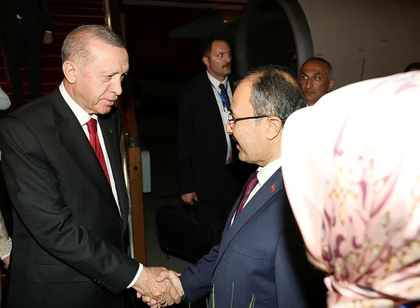 Başkan Erdoğan ve Aliyev'den Azerbaycan’da zafer kutlaması! Azerin 'Çırpınırdı Karadeniz'in yeni versiyonunu seslendirdi - 6