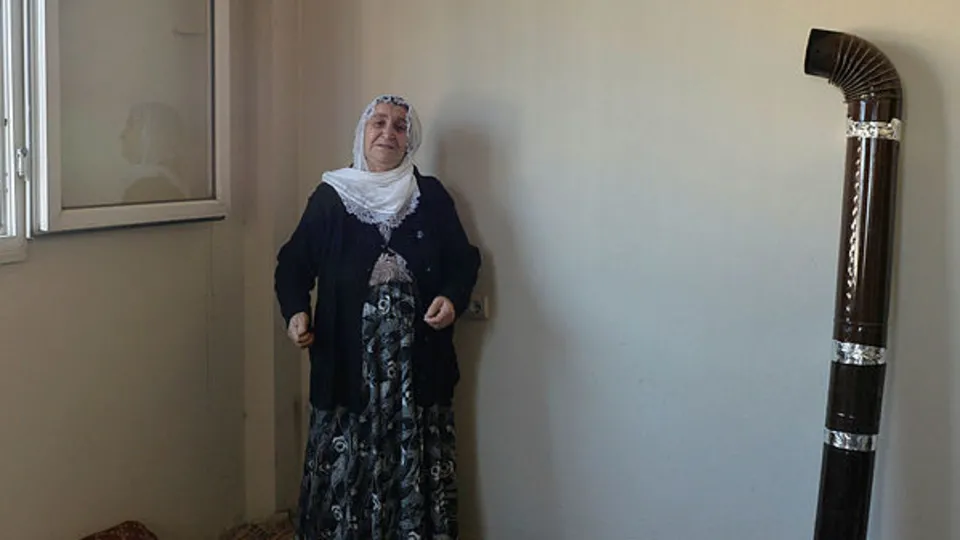 Anne ve babasına saldıran bağımlı evi yakıyordu