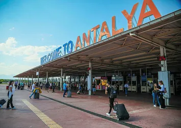 Antalya'da 2019'un turist rekoru kırıldı! 8 milyon 11 bin 828 ziyaretçi akın etti