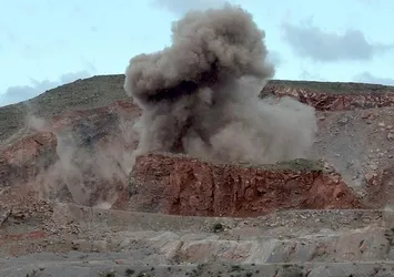 Hakkari'de bomba yüklü araç imha edildi