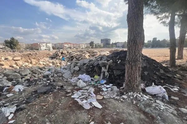 1699683686942.jpg Yeşil alandan İzmir çöplüğüne! Çevre, Şehircilik ve İklim Değişikliği Bakanlığı harekete geçti - 4