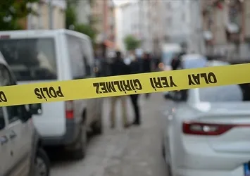 Ümraniye'de istinat duvarı yıkıldı! Caddenin bir kısmı çöktü