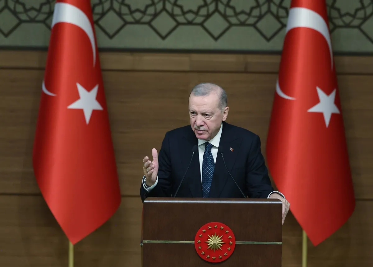 baskan-erdogandan-turkiyeye-yonelik-oyunlara-karsi-net-mesaj-boyun-egmek-yok-1792412593071.jpeg Başkan Erdoğan'dan Türkiye'ye yönelik oyunlara karşı net mesaj: "Boyun eğmek yok" - 4
