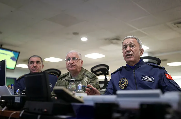 Son dakika: ’Pençe-Kilit’ operasyonu başladı! Milli Savunma Bakanı Hulusi Akar: Çok sayıda PKK’lı terörist etkisiz hale getirildi