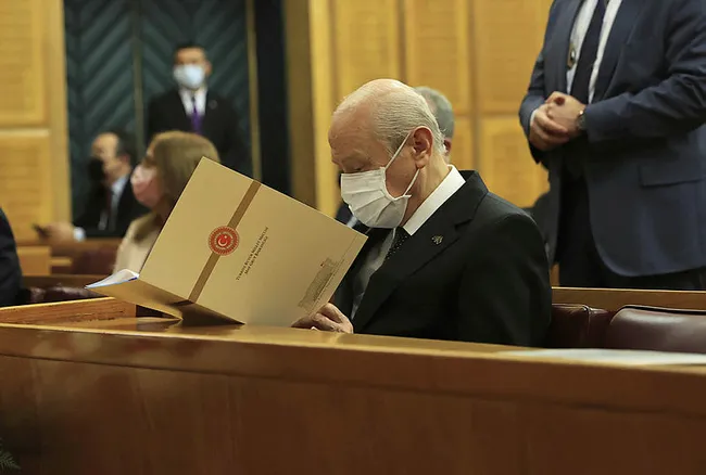 devlet-bahceli-unutulmasin-ki-zulum-1453de-basladi-diyenlerin-soyu-bozuk-sutu-lekelidir-1622290656189.jpg Devlet Bahçeli: Unutulmasın ki zulüm 1453’te başladı diyenlerin soyu bozuk, sütü lekelidir - 3