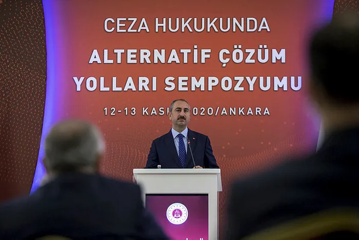 Son dakika: Bakan Gül’den yargı reformu mesajı