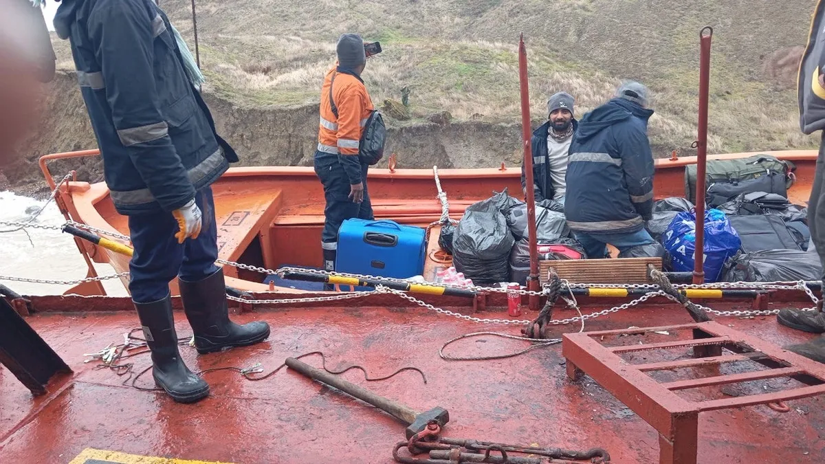 Türk gemisi Kerç Boğazı'nda karaya oturdu!