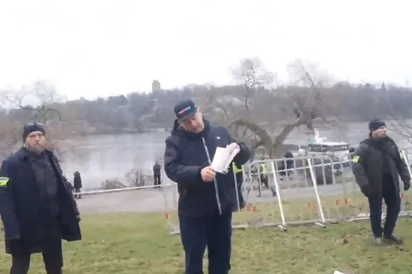 İsveç Başbakanı Ulf Kristersson’dan Kur’an-ı Kerim’e yönelik saldırılarına ilişkin savunma: İsveç’e zarar vermek için yapıyorlar