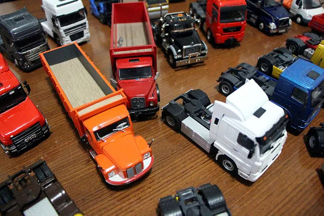 330 parçalık oyuncak araç koleksiyonuna 7 yılda 80 bin lira harcadı - 2